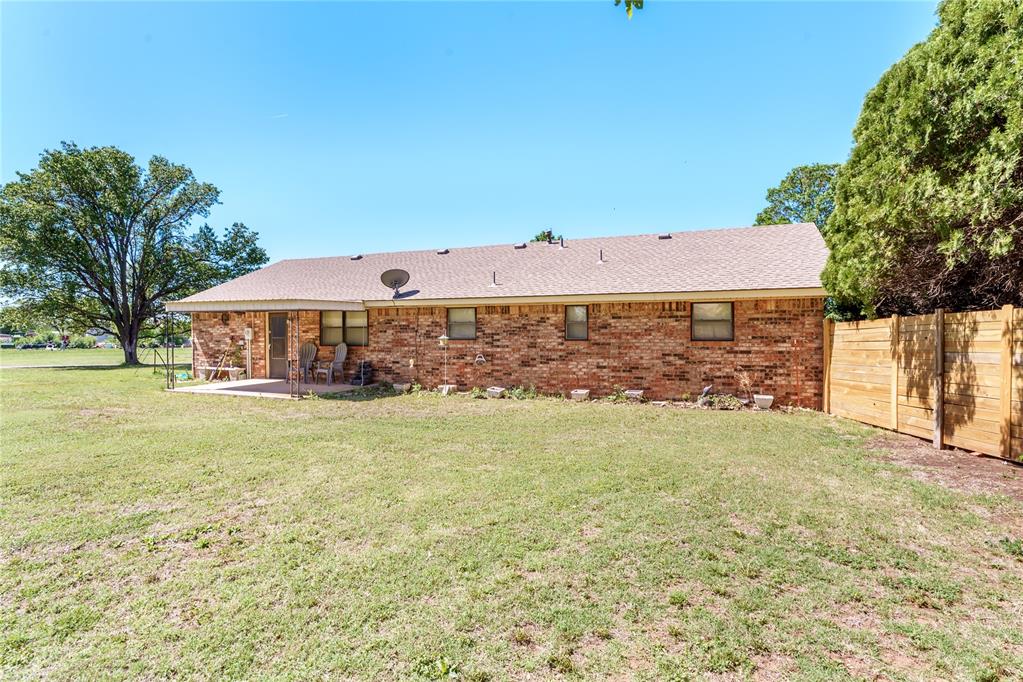 204 N Main Avenue Property Photo 6