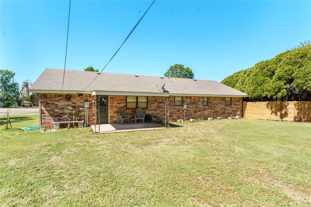 204 N Main Avenue Property Photo 8