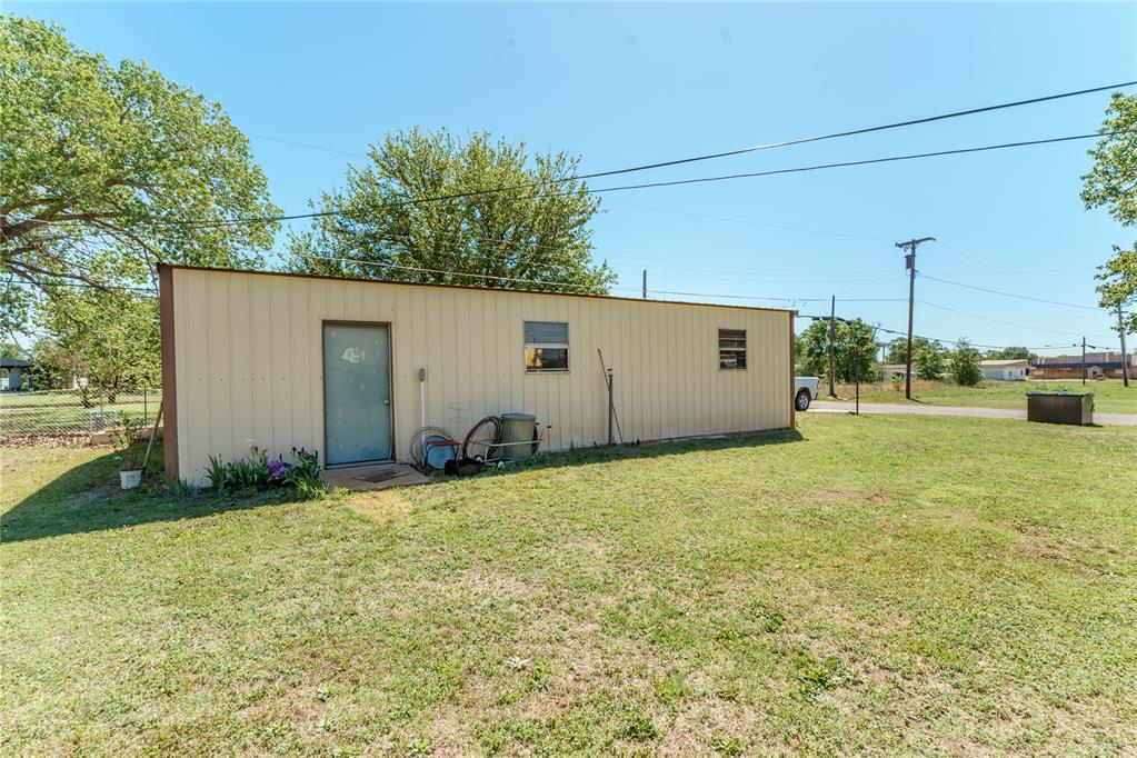 204 N Main Avenue Property Photo 16