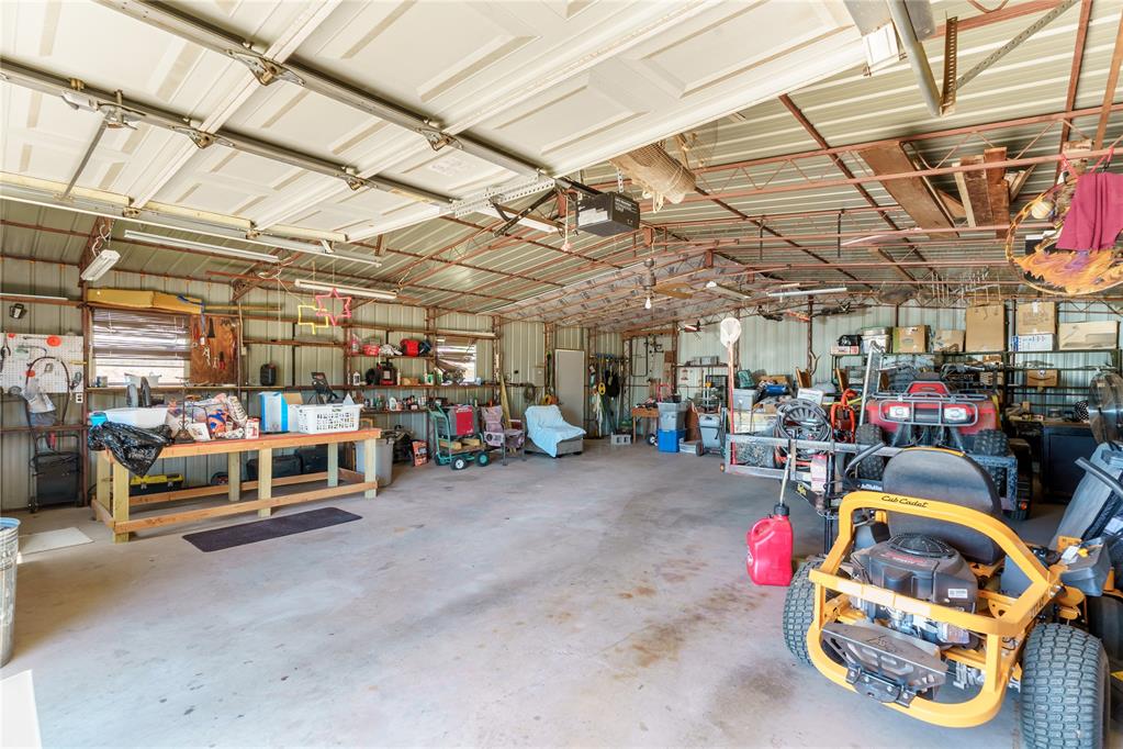 204 N Main Avenue Property Photo 17