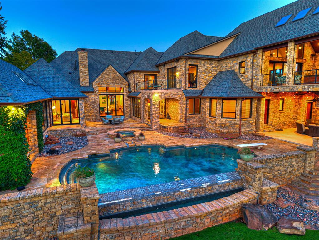 6401 Oak Tree Drive Property Photo