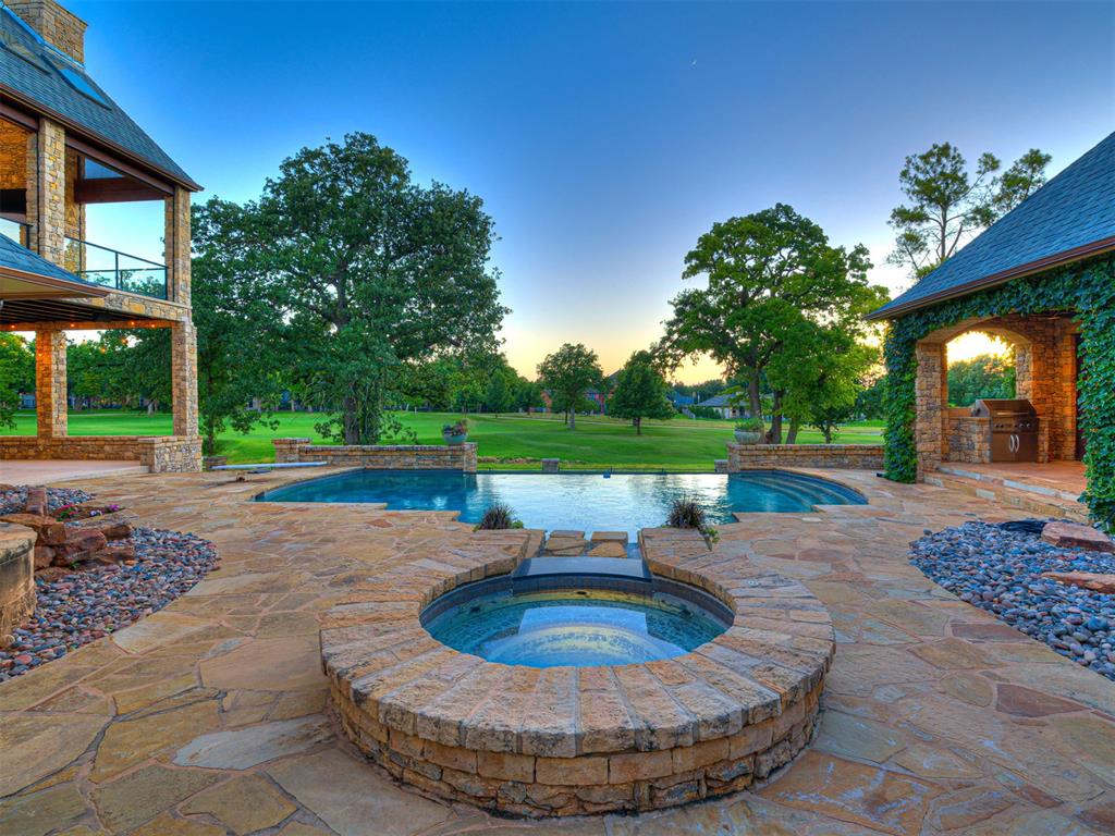 6401 Oak Tree Drive Property Photo 12