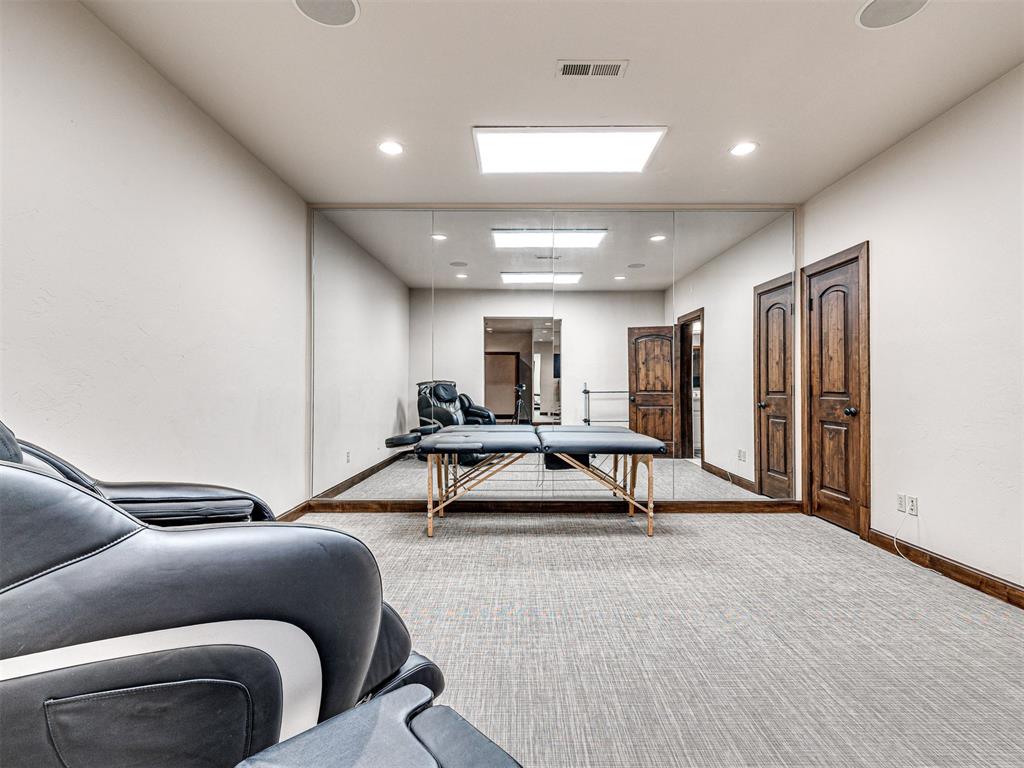 6401 Oak Tree Drive Property Photo 39