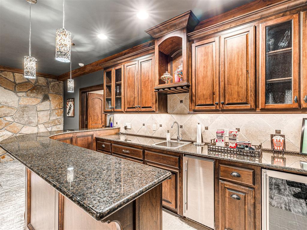 6401 Oak Tree Drive Property Photo 43