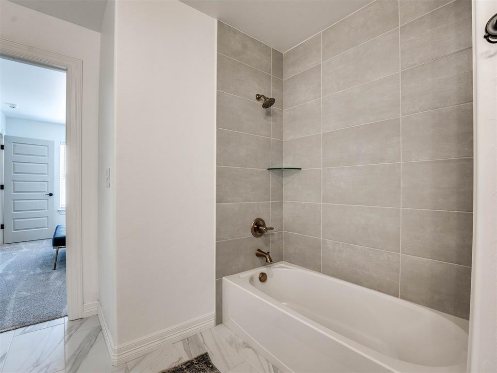 7713 Woods Edge Way Property Photo 39