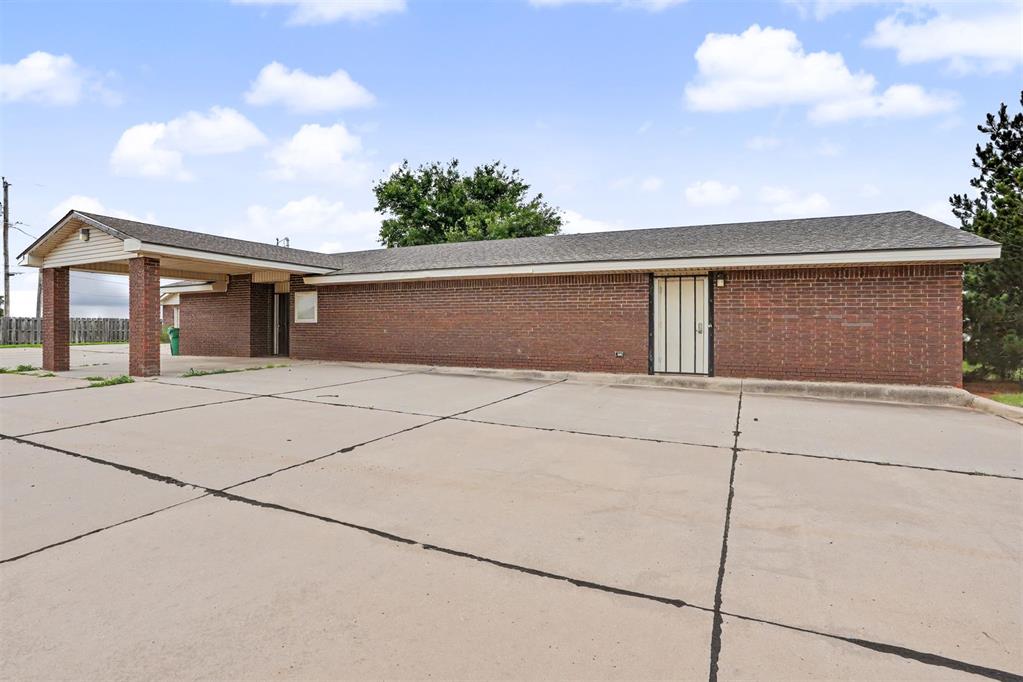 1220 S Broadway Street Property Photo 1