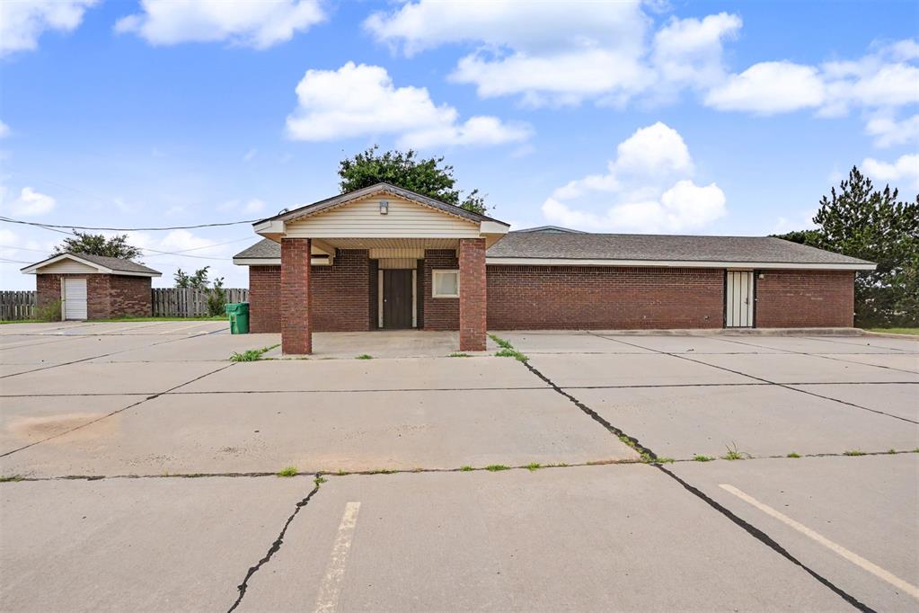1220 S Broadway Street Property Photo 2