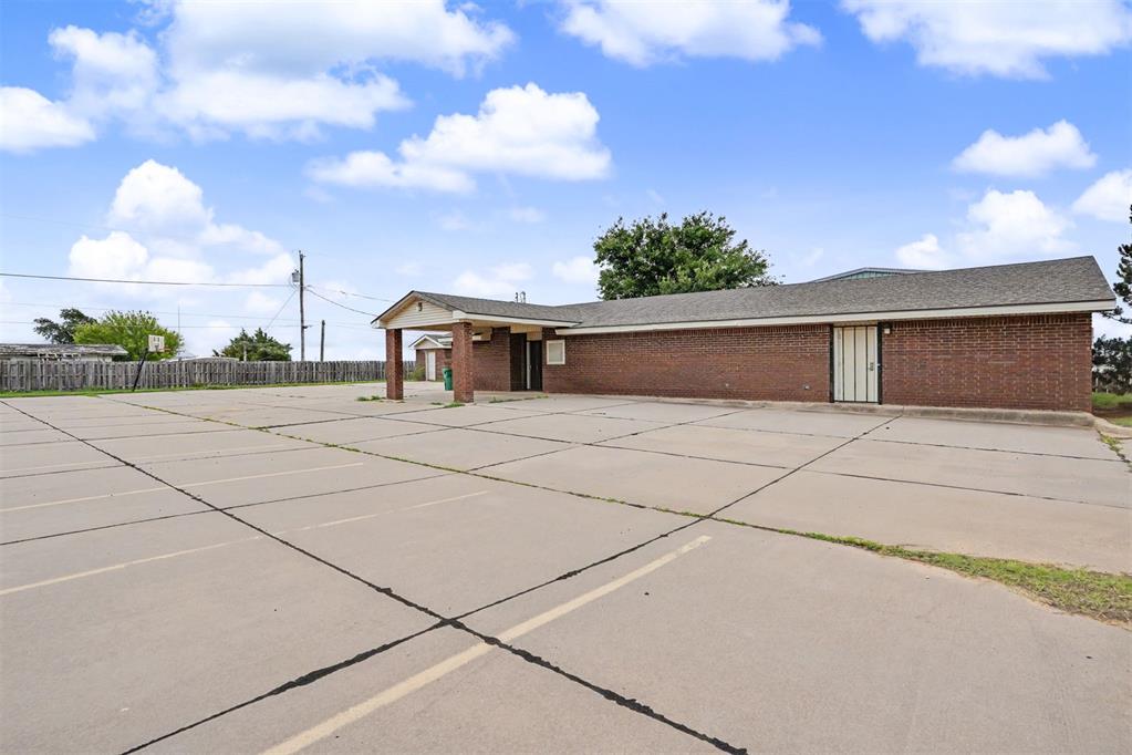 1220 S Broadway Street Property Photo 4