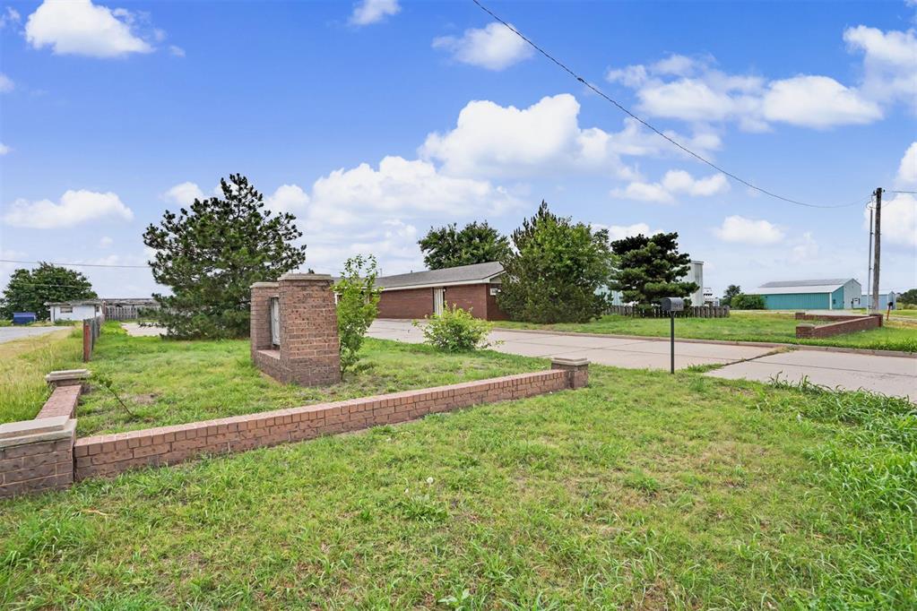 1220 S Broadway Street Property Photo 12