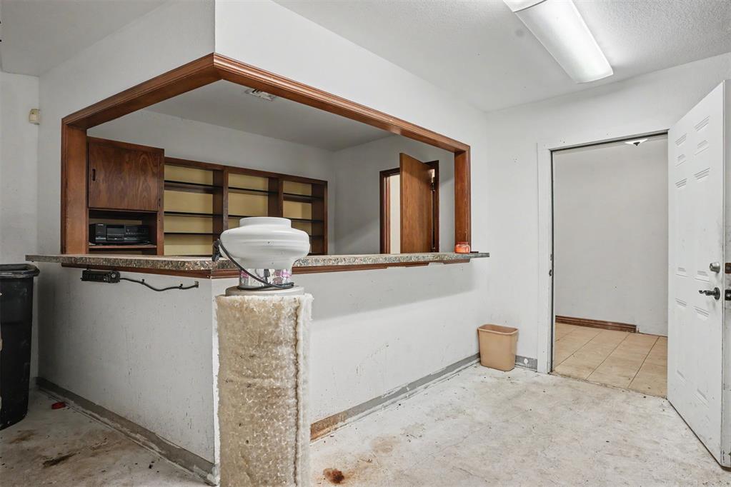 1220 S Broadway Street Property Photo 16