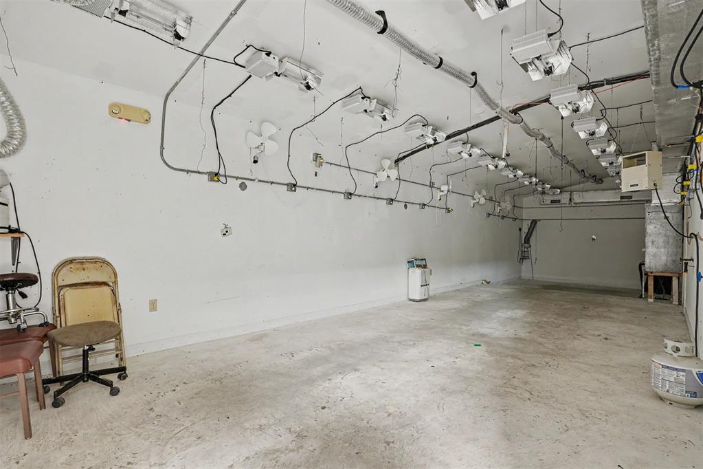 1220 S Broadway Street Property Photo 20