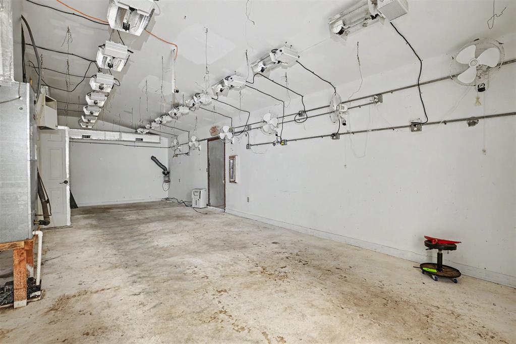 1220 S Broadway Street Property Photo 22