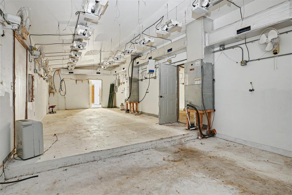 1220 S Broadway Street Property Photo 23
