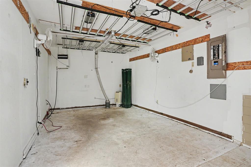 1220 S Broadway Street Property Photo 24