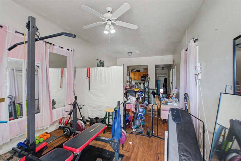 715 Nw Arlington Avenue Property Photo 2