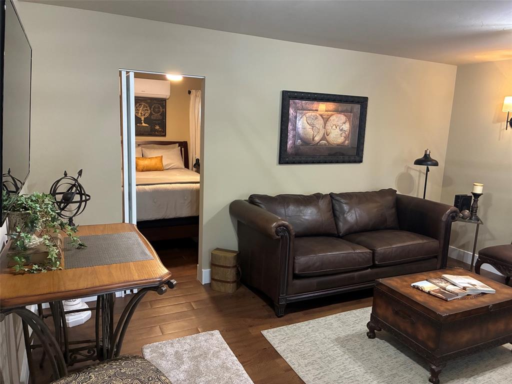 220 S Ponca Avenue Property Photo 3