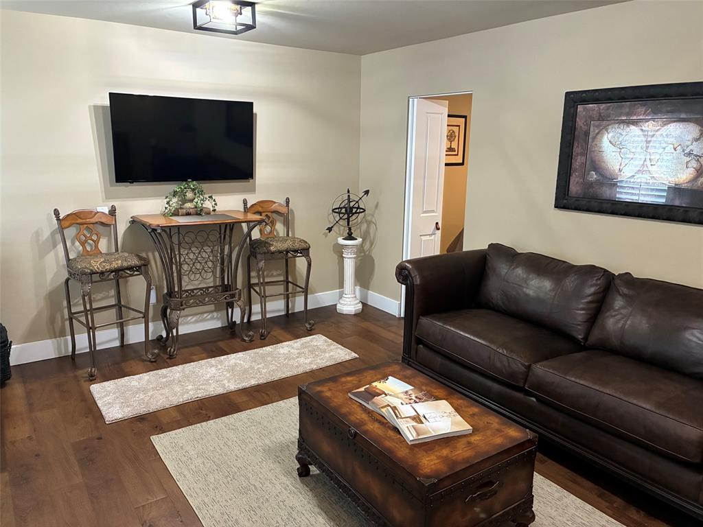 220 S Ponca Avenue Property Photo 4