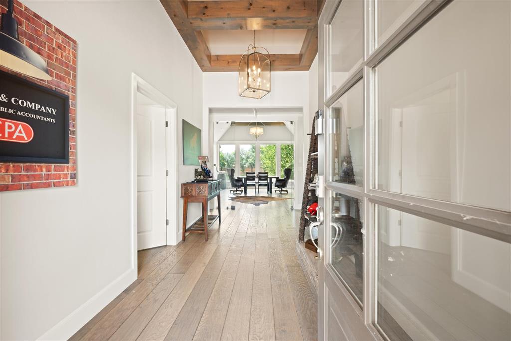 2224 Bridgeview Boulevard Property Photo 5