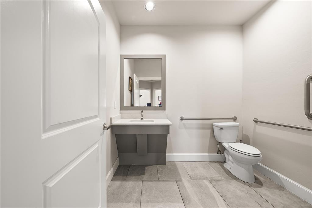 2224 Bridgeview Boulevard Property Photo 14