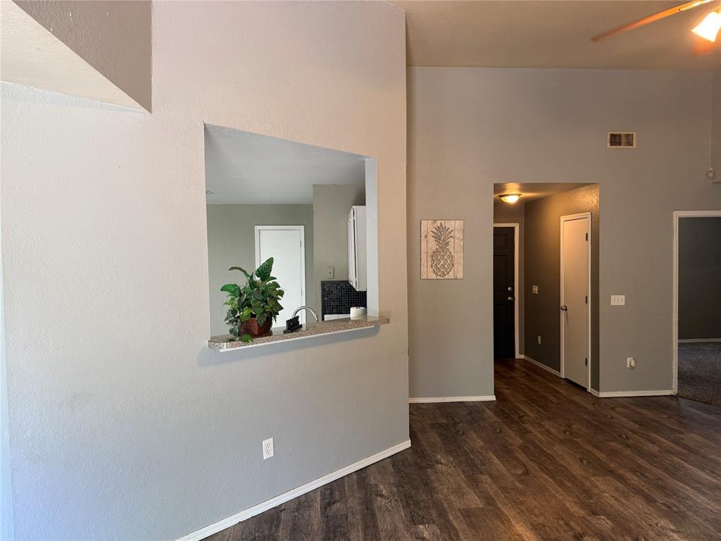 501 Sw 149th Place Property Photo 9