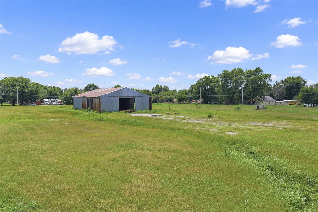 W Chickasaw Street Property Photo 8