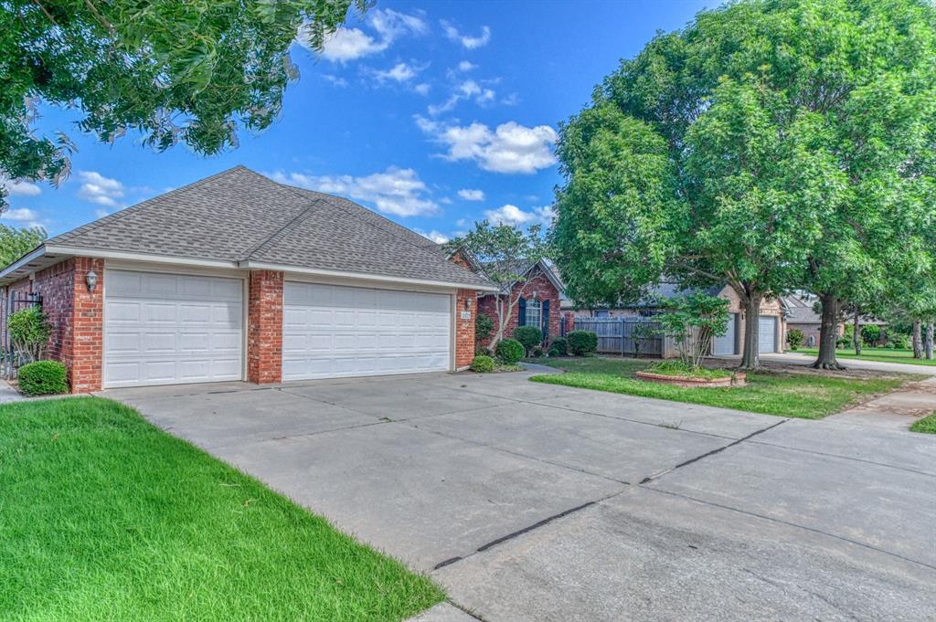 2821 Stonebridge Court Property Photo 2