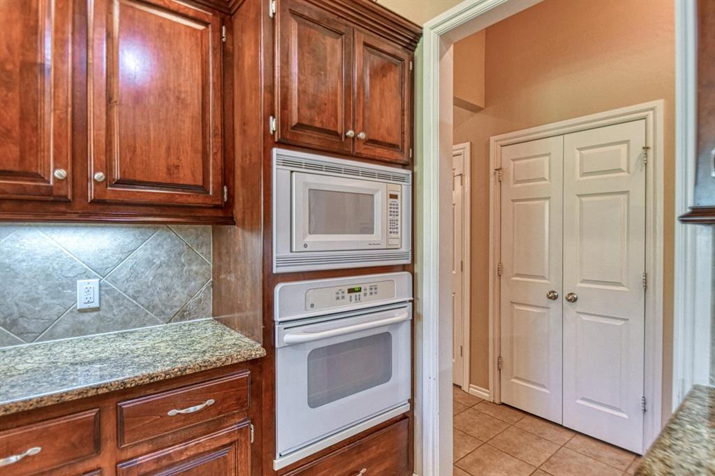 2821 Stonebridge Court Property Photo 19