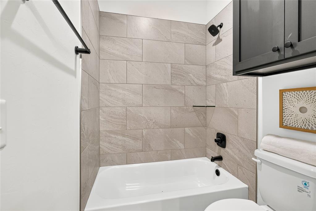 11729 Nw 105th Street Property Photo 27