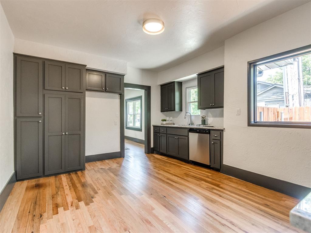 315 N Crawford Avenue Property Photo 8