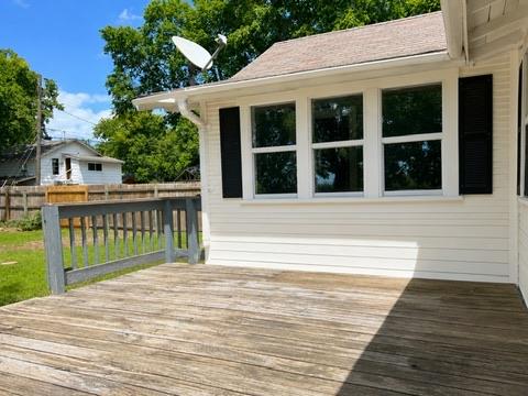 402 E Maple Street Property Photo 7