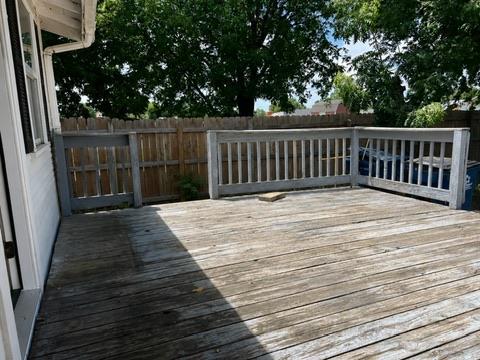 402 E Maple Street Property Photo 8