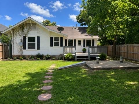 402 E Maple Street Property Photo 9