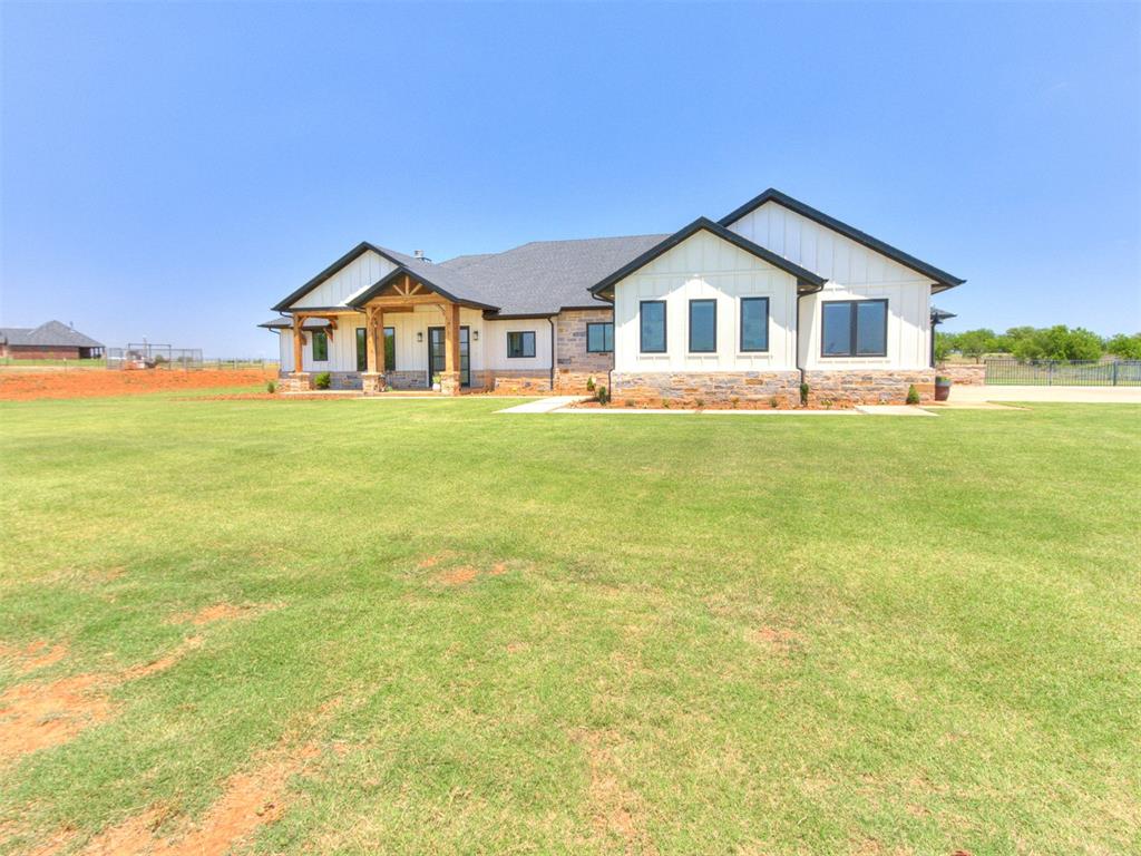 26244 E 868 Road Property Photo 3