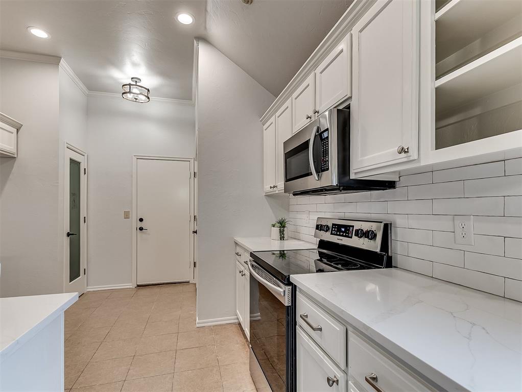 9213 Nw 77th Street Property Photo 15