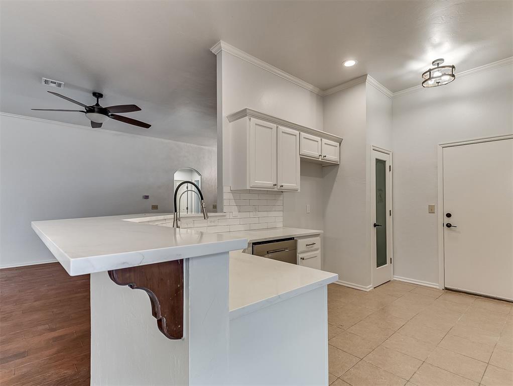 9213 Nw 77th Street Property Photo 16