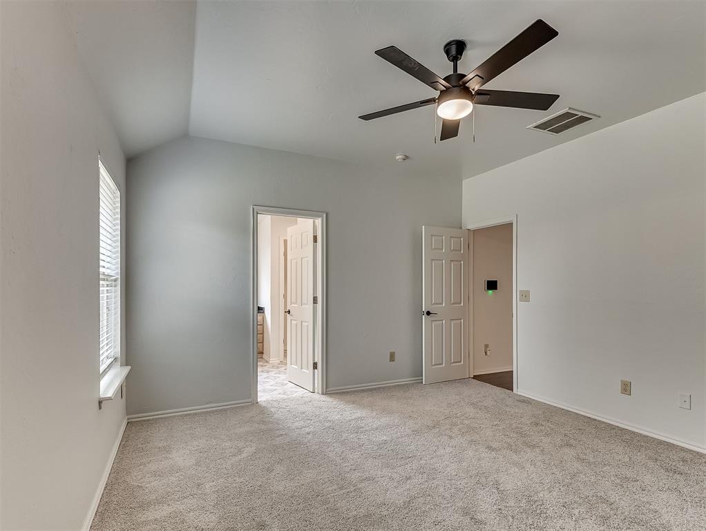 9213 Nw 77th Street Property Photo 23