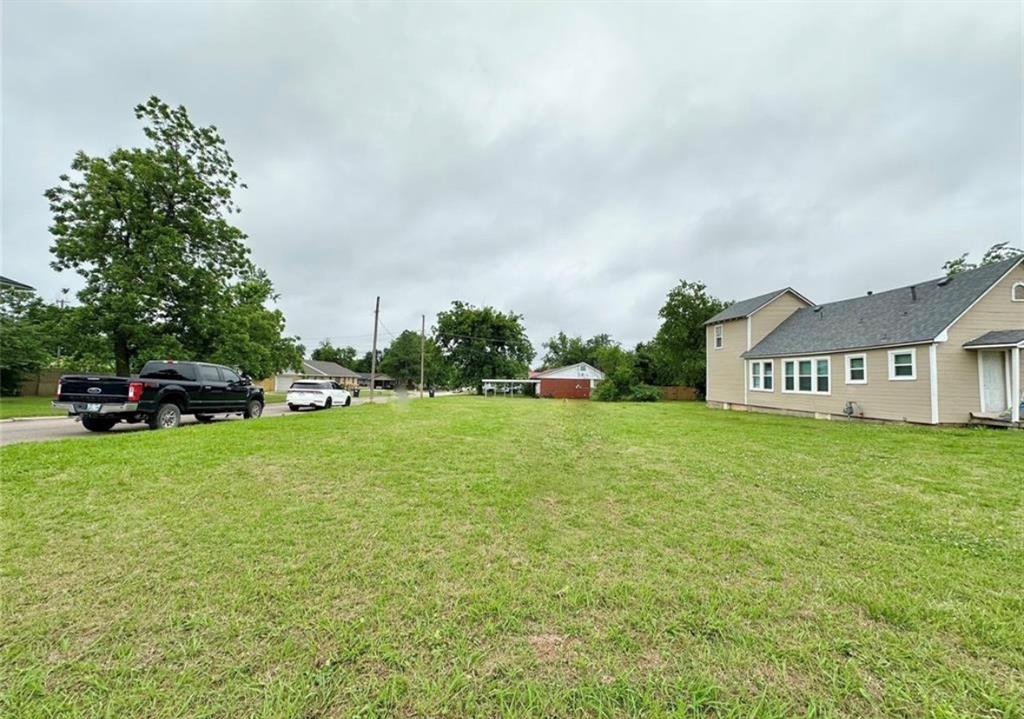 401 W Midland Street Property Photo 9