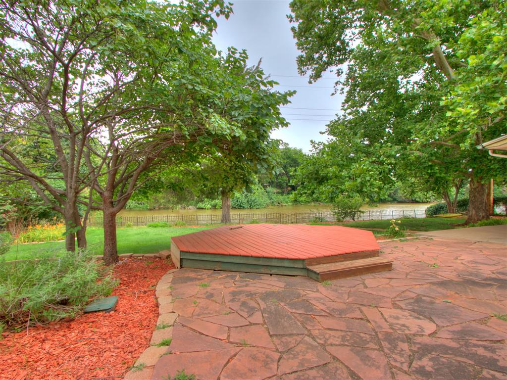 7309 N Hammond Avenue Property Photo 46