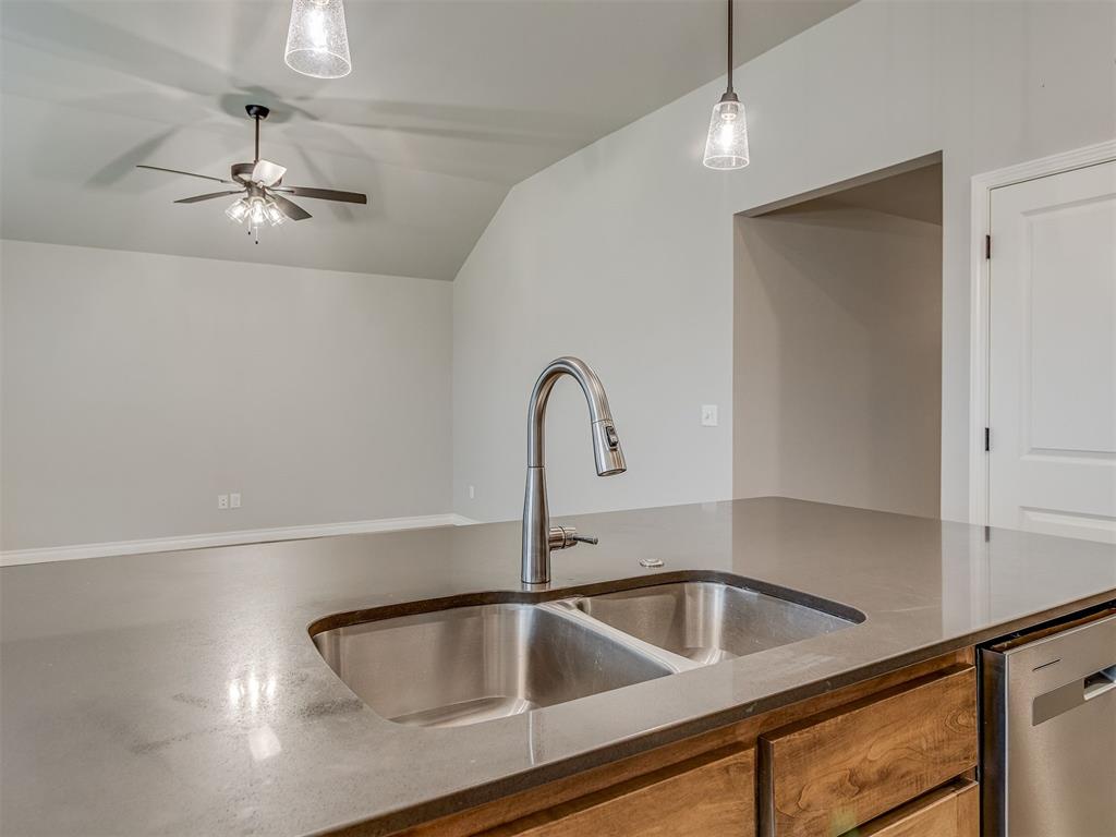 371 Park Lane Property Photo 17