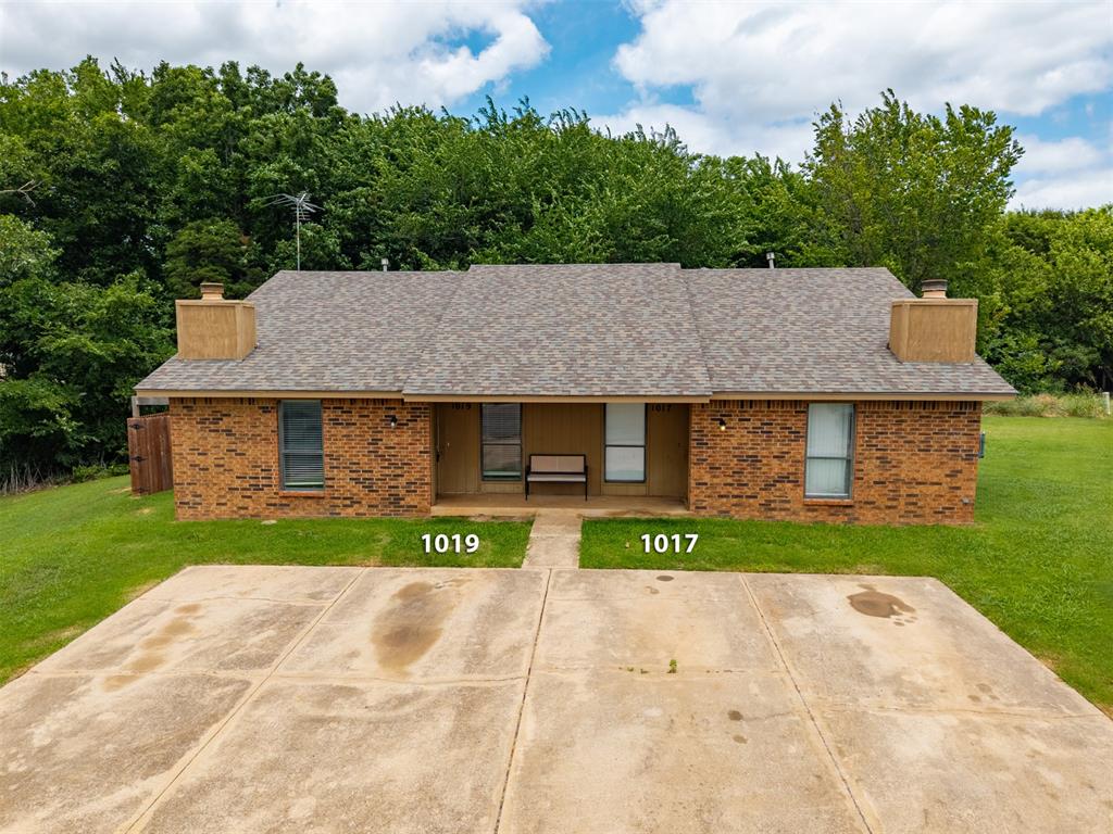 1017 Acacia Circle 1019