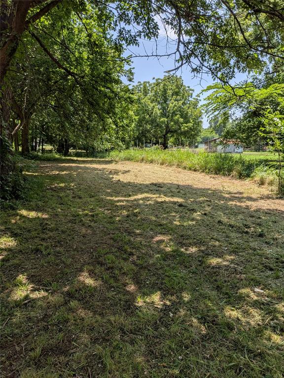 W Washington Avenue Property Photo 2