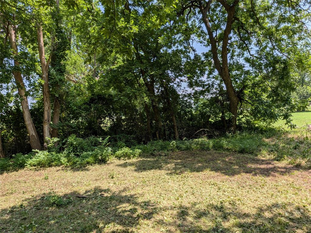 W Washington Avenue Property Photo 18