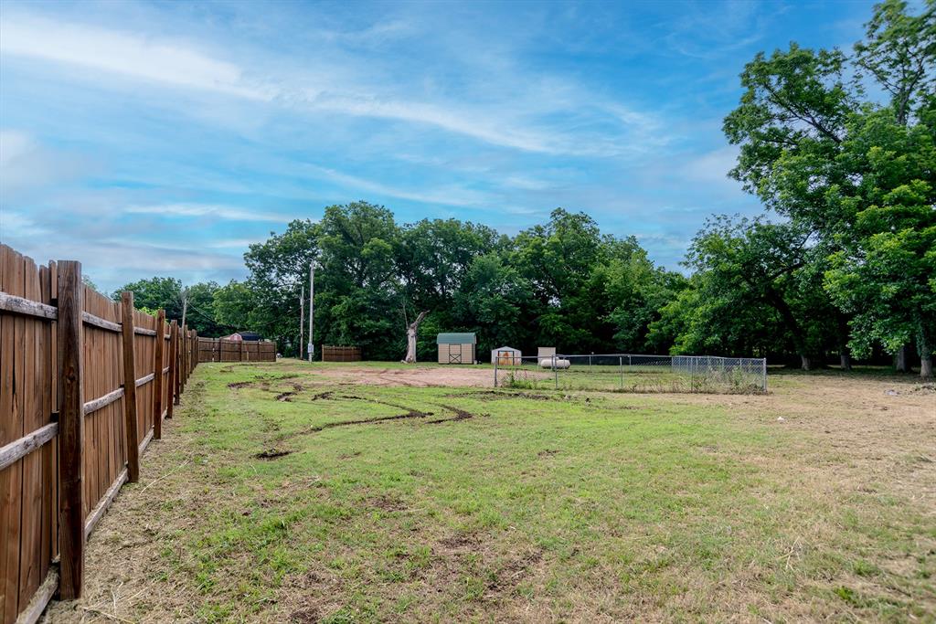 2718 Camden Court Property Photo 8