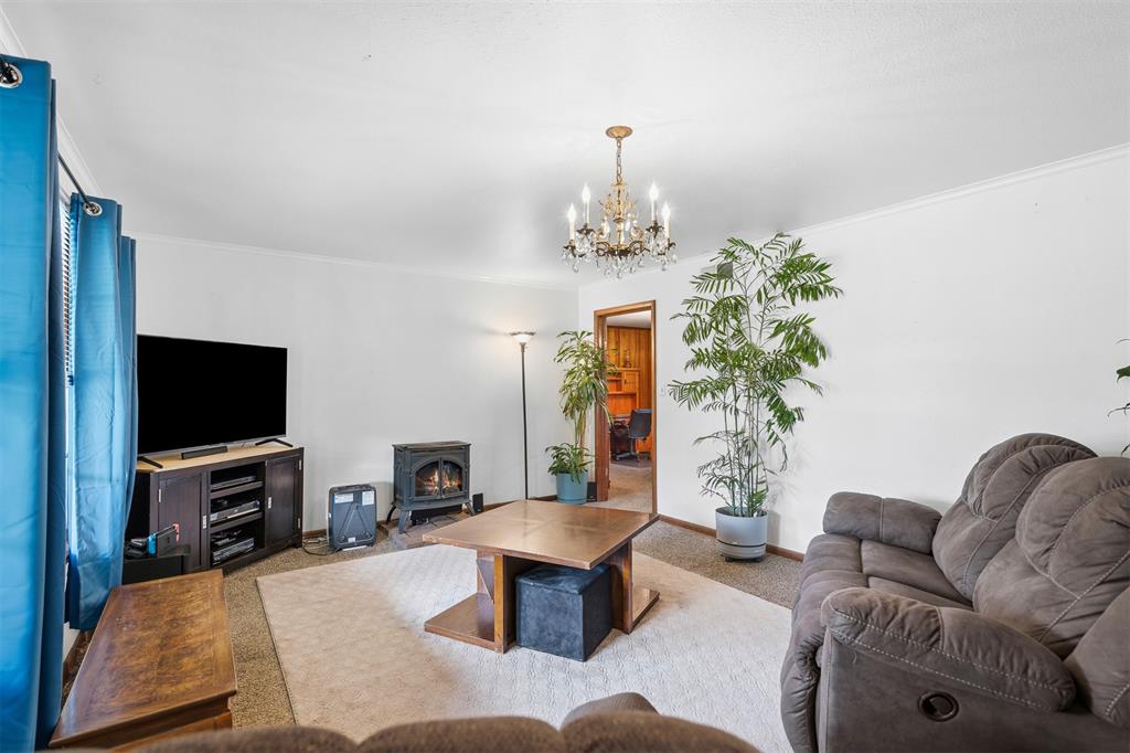 218 E H Street Property Photo 16