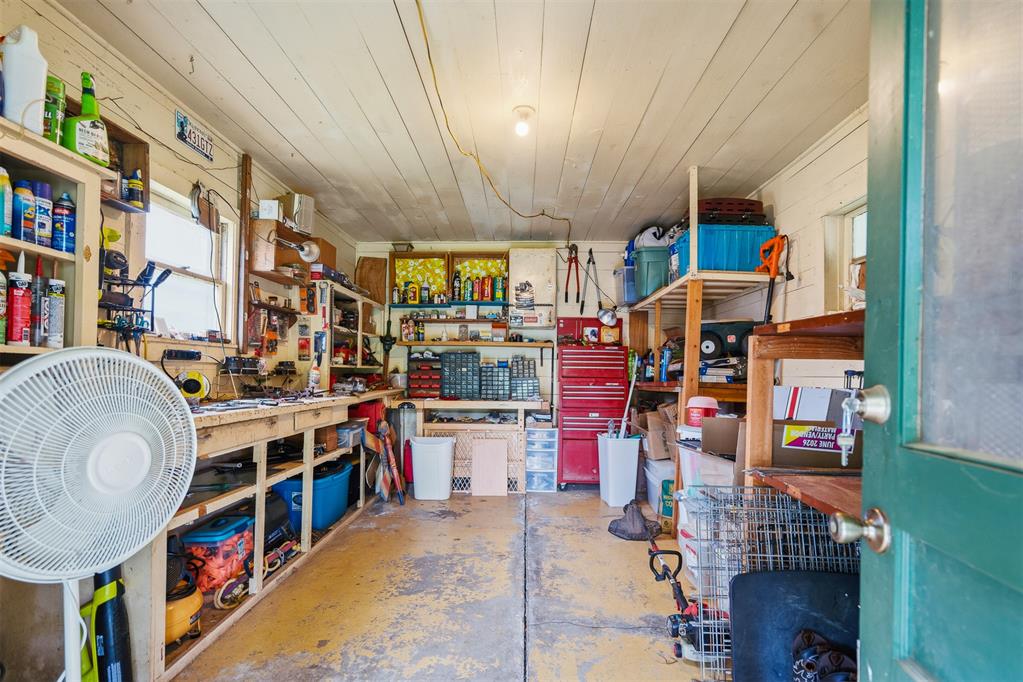 218 E H Street Property Photo 33