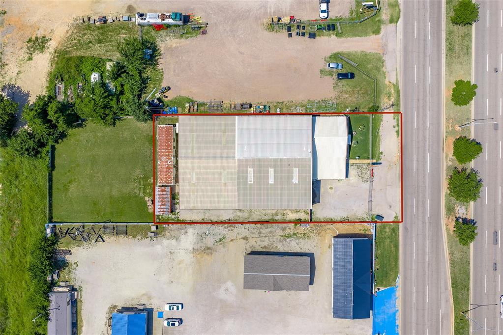 6209 S Shields Boulevard Property Photo 2