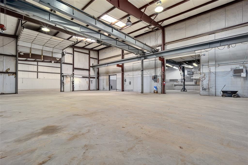 6209 S Shields Boulevard Property Photo 12