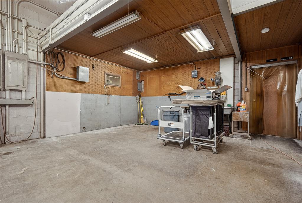 6209 S Shields Boulevard Property Photo 19