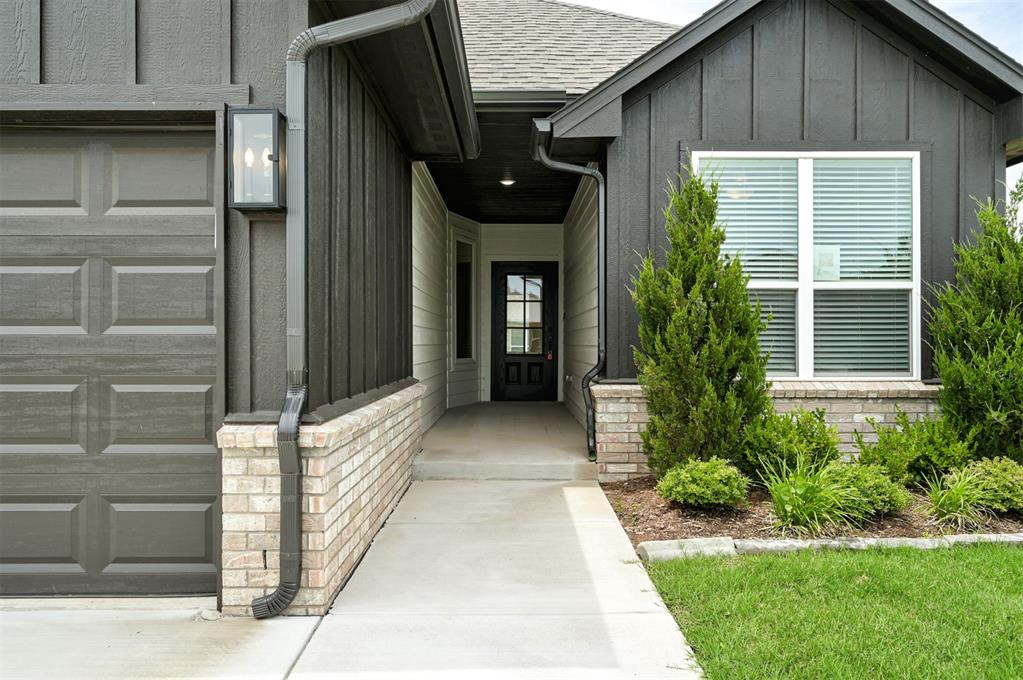 7713 Wilshire Woods Drive Property Photo 4