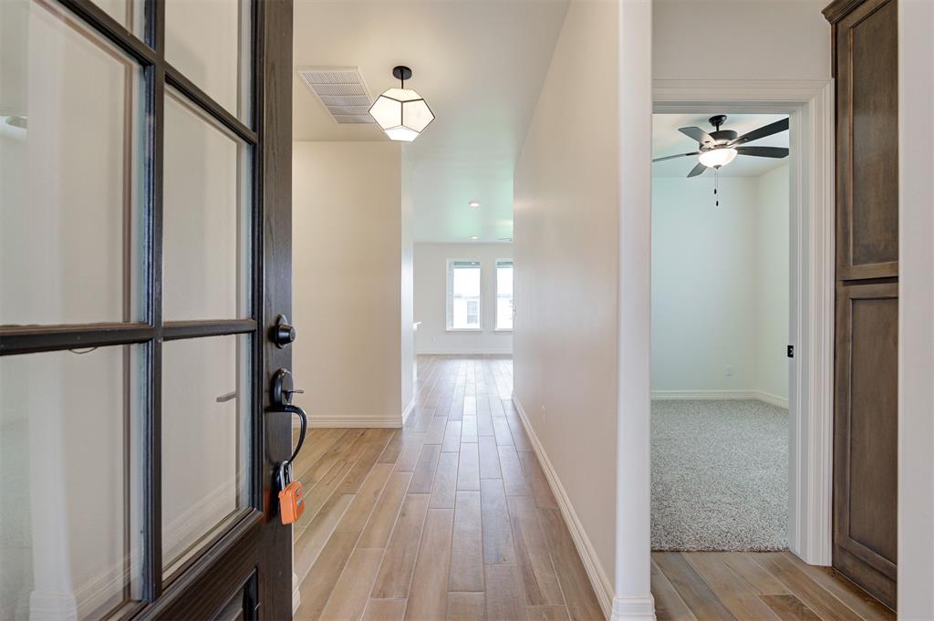 7713 Wilshire Woods Drive Property Photo 5